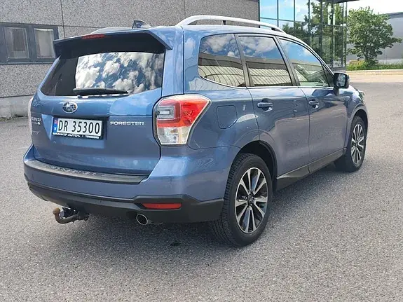 Subaru Forester 2018 photo 2