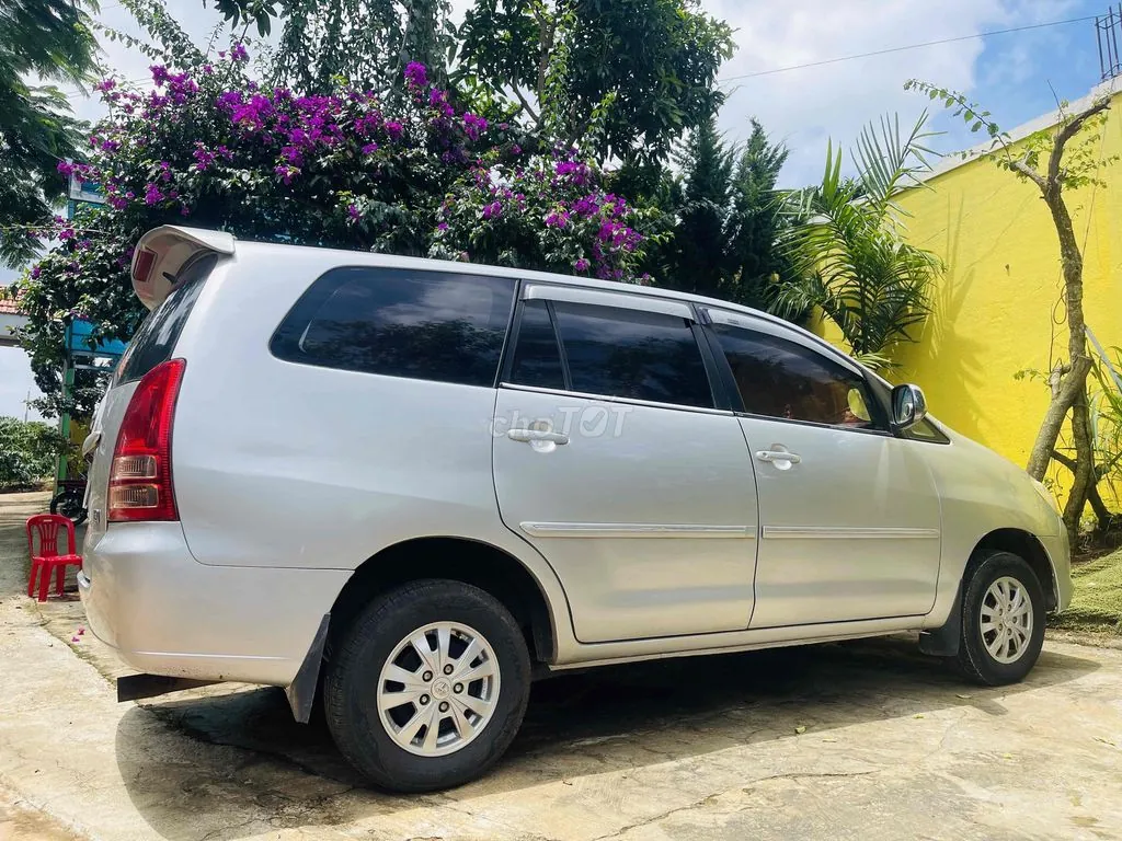 Toyota Innova 2008 photo 2