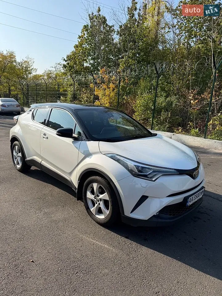 Toyota C-Hr 2018 photo 4