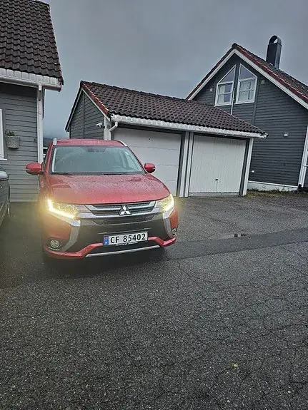 Mitsubishi Outlander 2016 photo 2