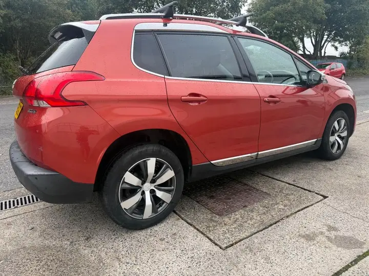 Peugeot 2008 2015 photo 4