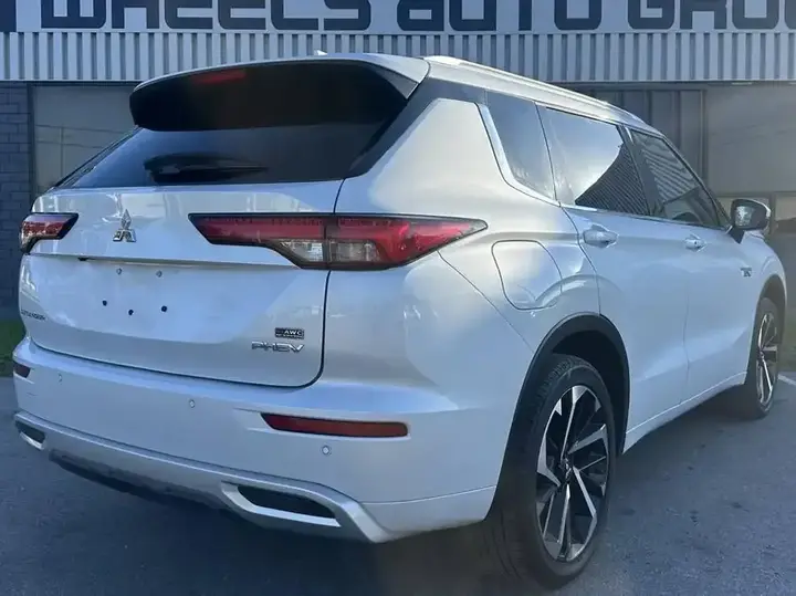 Mitsubishi Outlander 2025 photo 4
