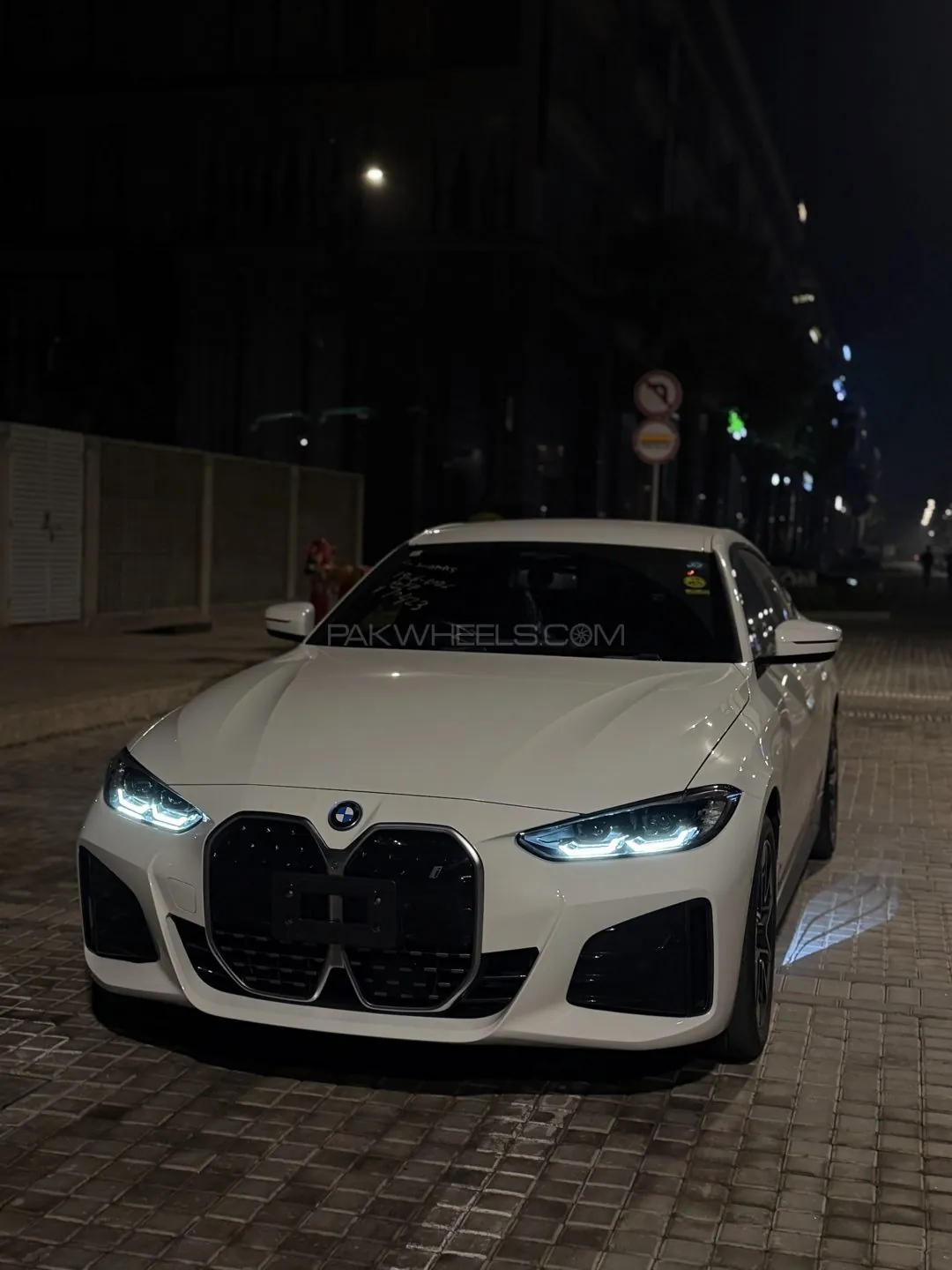 BMW I4