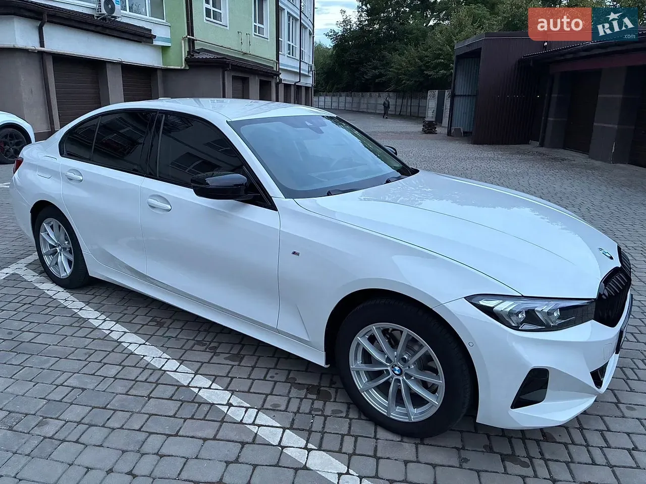 BMW 3 Series 2024 photo 4