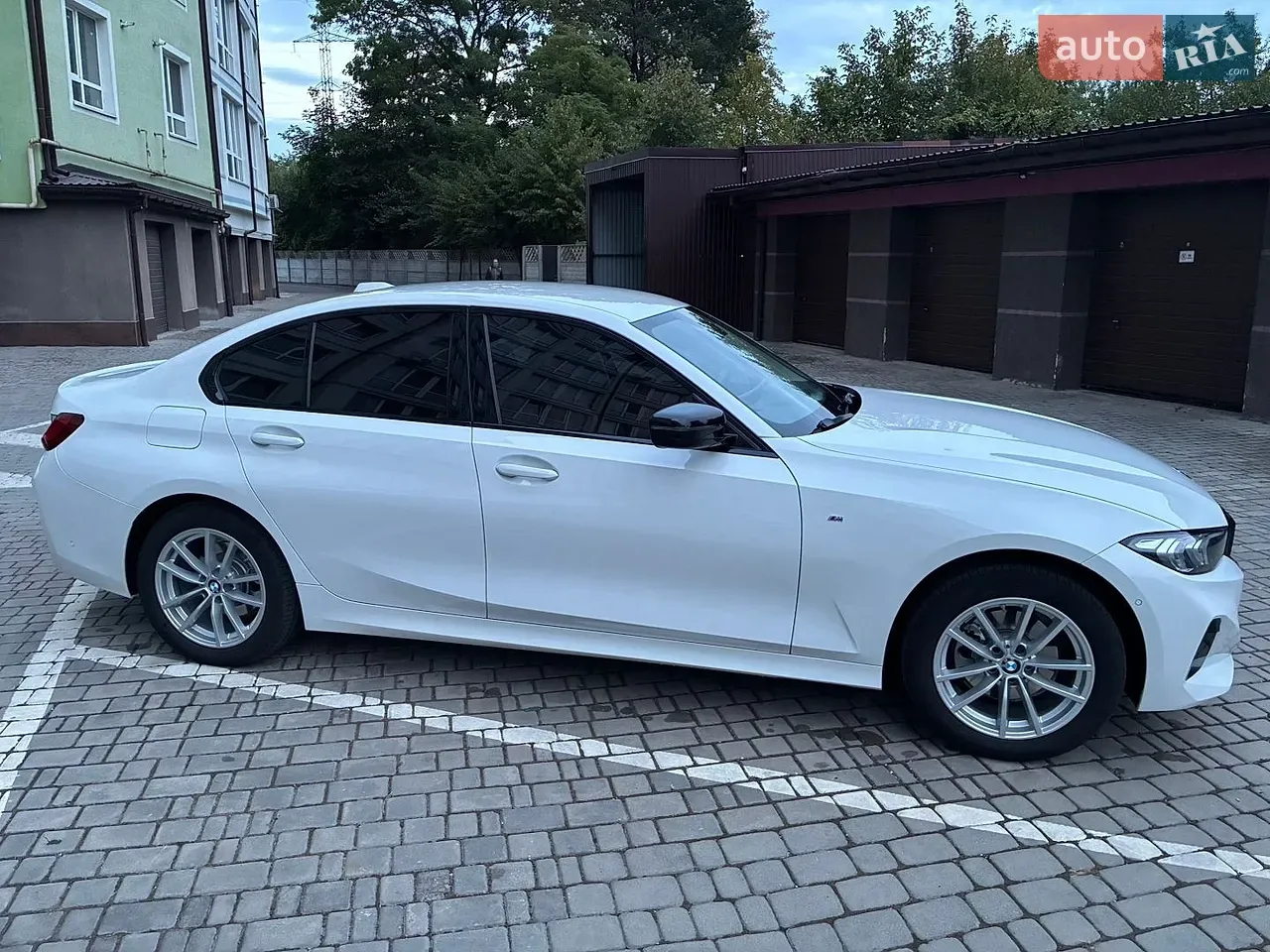 BMW 3 Series 2024 photo 5