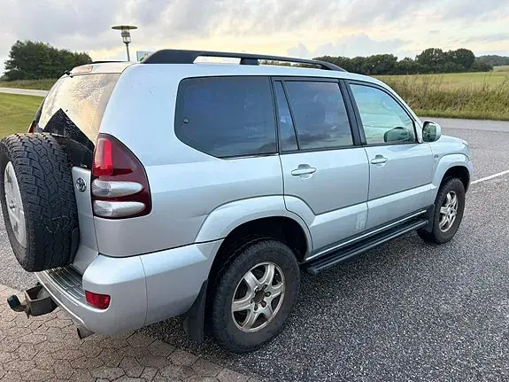 Toyota Land Cruiser 2004 photo 5