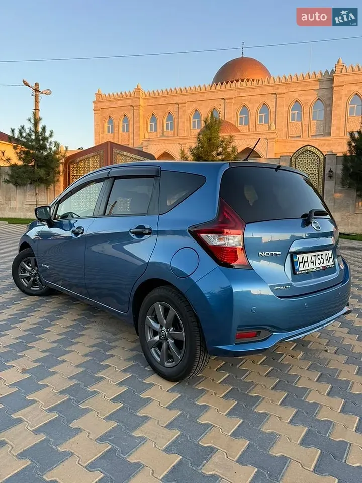 Nissan Note 2018 photo 2