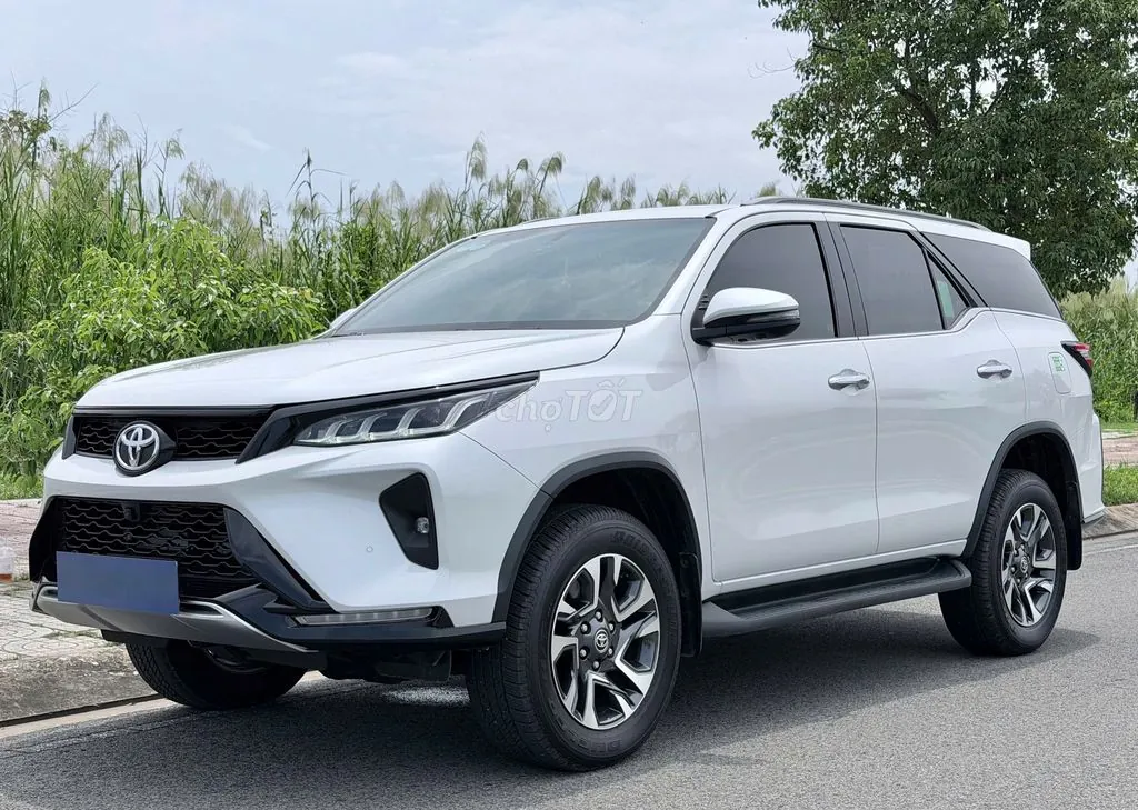 Toyota Fortuner 2025 photo 3