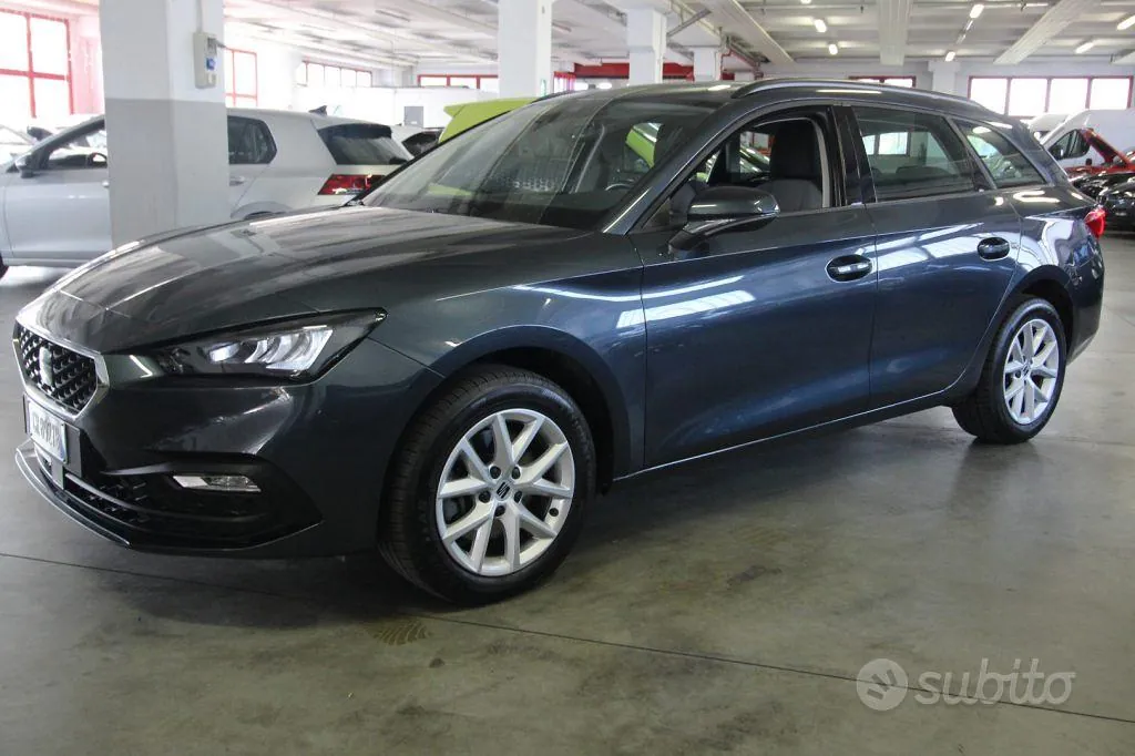 Seat Leon 2023 photo 2