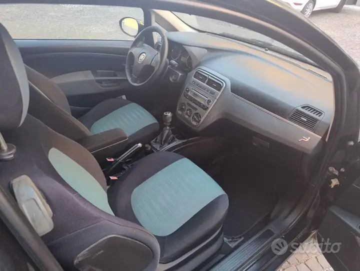 Fiat Grande Punto 2009 photo 4
