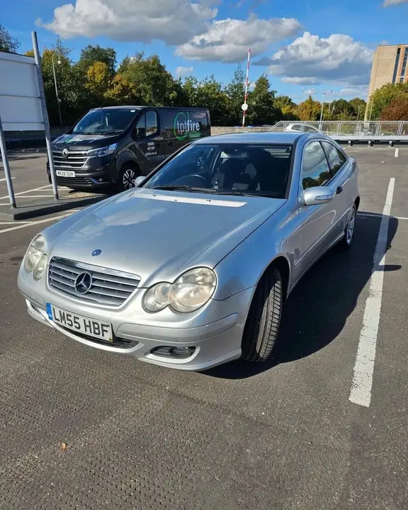 Mercedes-Benz C-Class 2005 photo 3