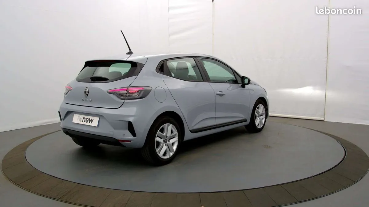 Renault Clio 2025 photo 2