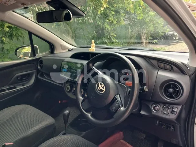 Toyota Vitz 2017 photo 4