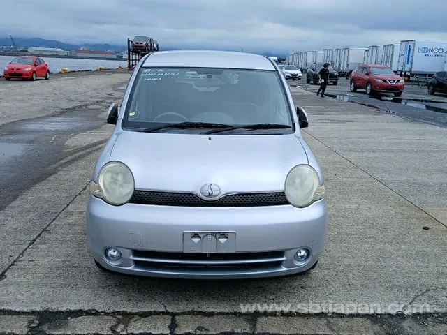 Toyota Sienta 2005 photo 5