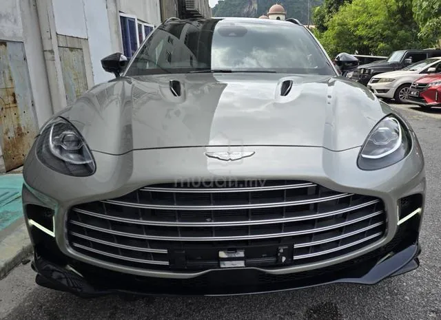 Aston Martin Dbx
