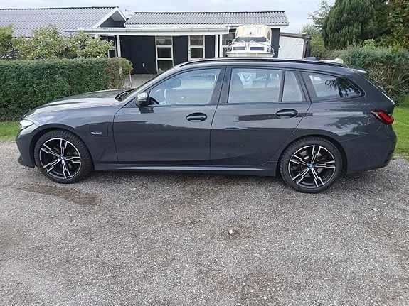 BMW 330E
