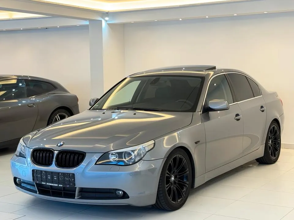 BMW 520I