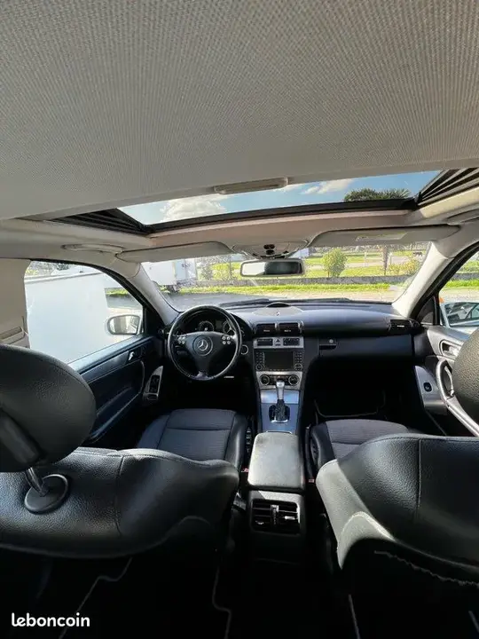 Mercedes-Benz C-Class 2005 photo 3