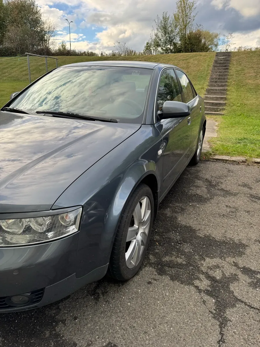Audi A4 2001 photo 2
