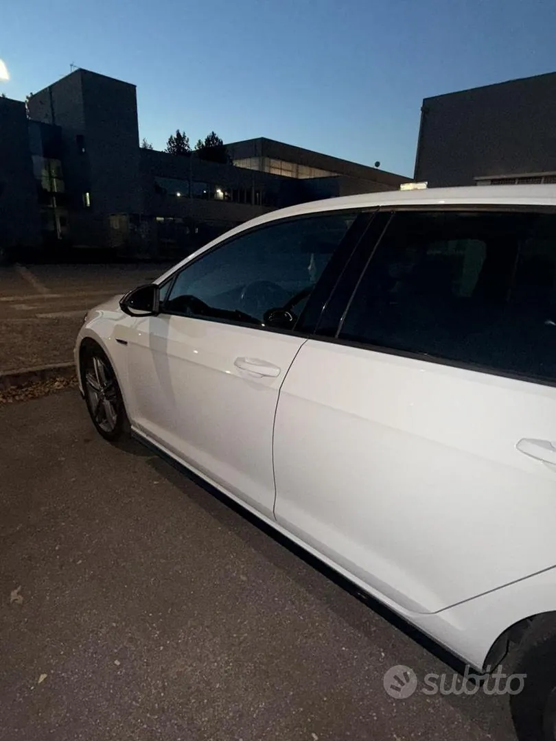 Volkswagen Golf 2018 photo 2