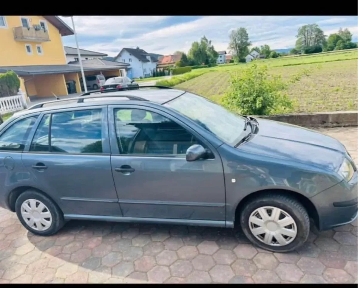 Skoda Fabia 2004 photo 2