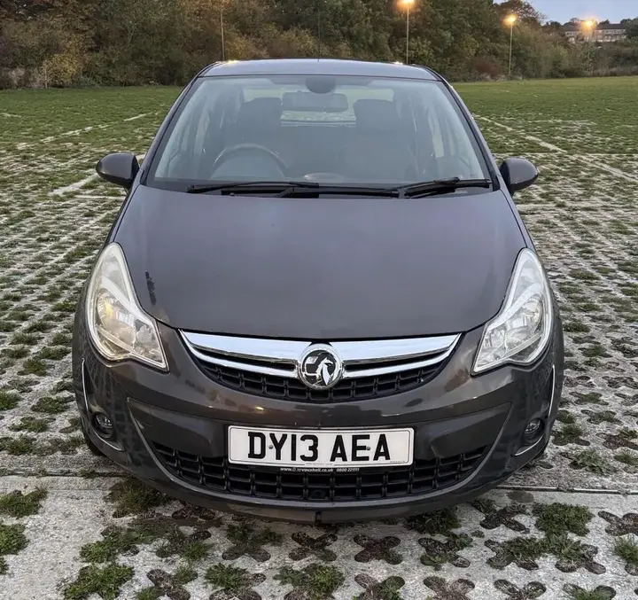 Vauxhall Corsa 2013 photo 2