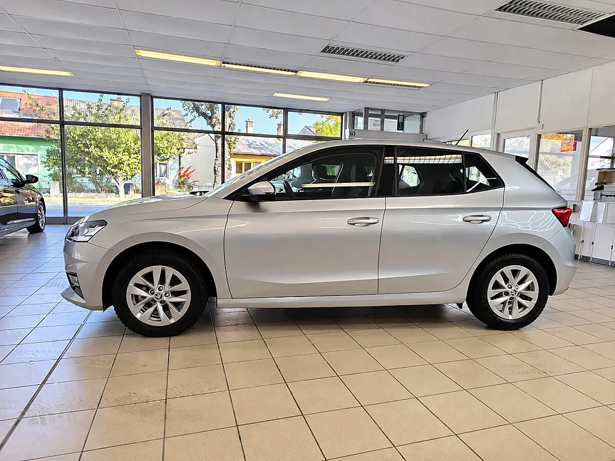 Skoda Fabia 2023 photo 2