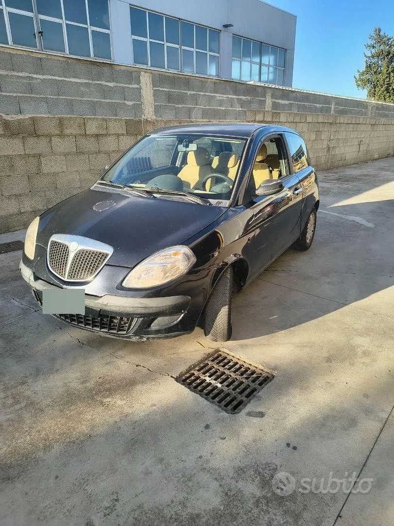 Lancia Y