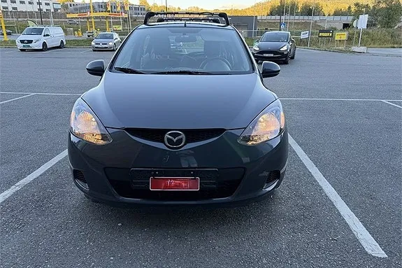 Mazda 2 2009 photo 2