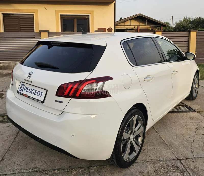 Peugeot 308 2015 photo 5