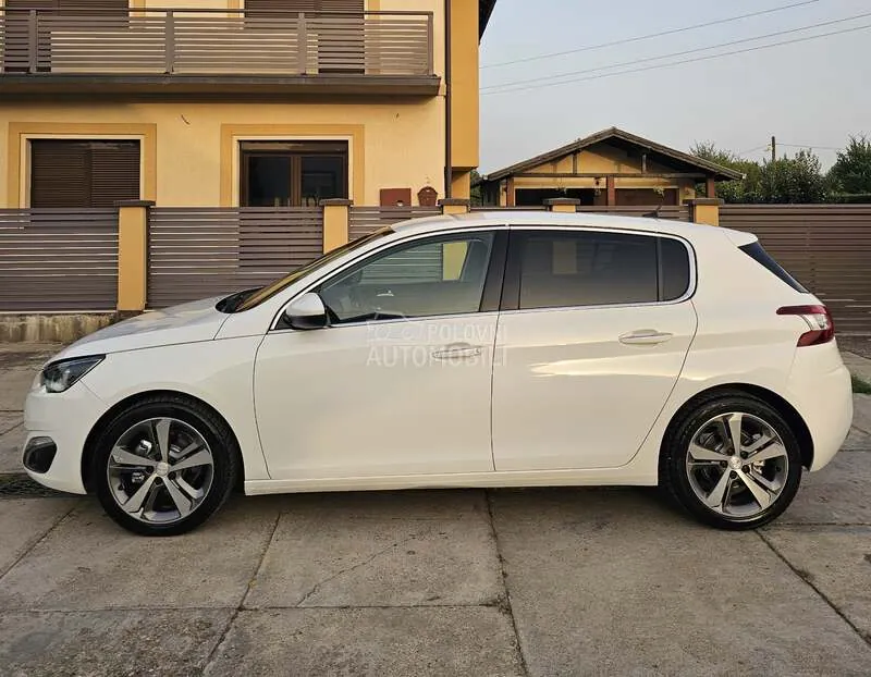 Peugeot 308 2015 photo 2