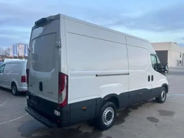 Iveco Daily 2021 photo 3