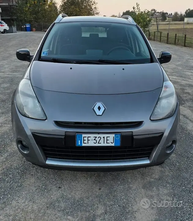 Renault Clio 2010 photo 3