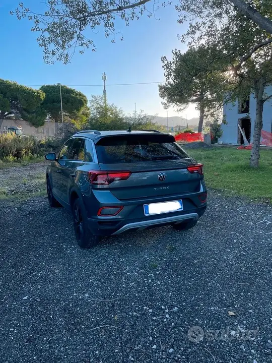 Volkswagen T-Roc 2024 photo 2