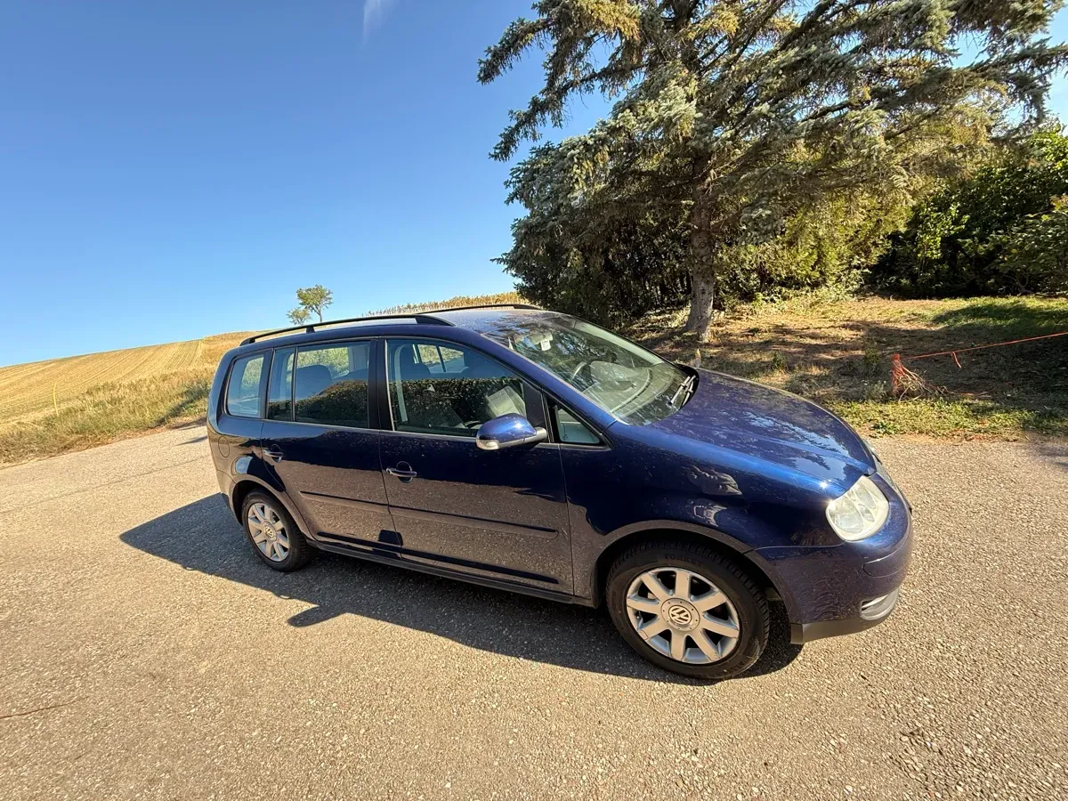 Volkswagen Touran 2005 photo 2