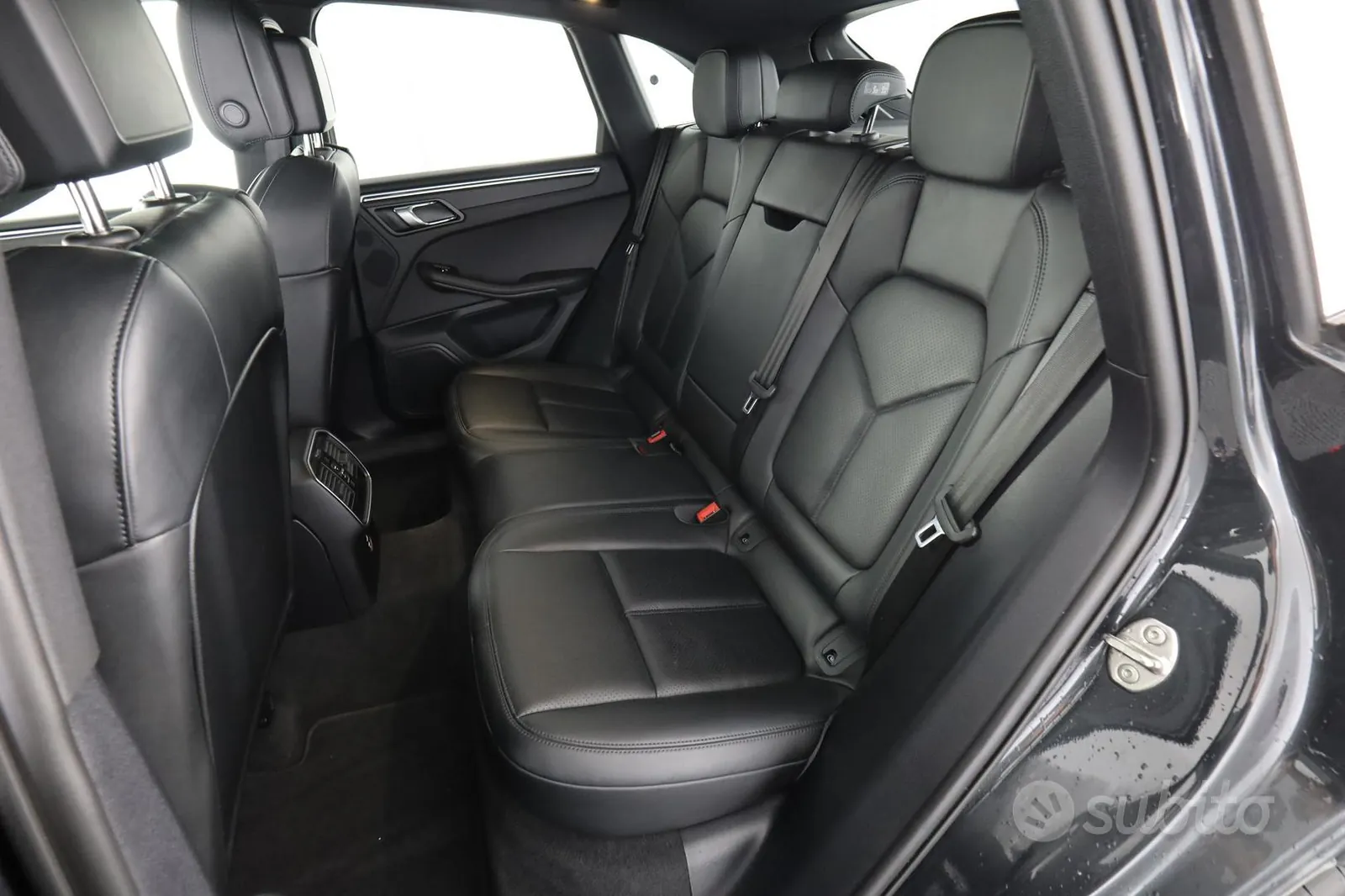 Porsche Macan 2023 photo 3