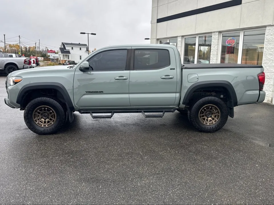 Toyota Tacoma 2022 photo 2