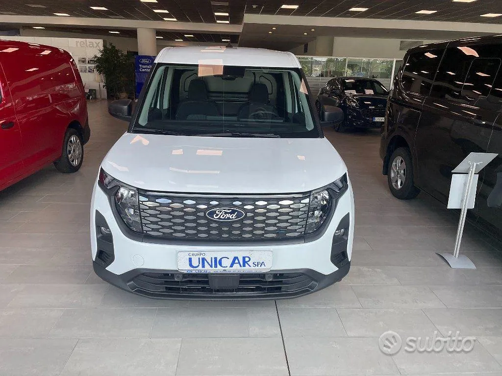 Ford Transit Courier 2024 photo 3