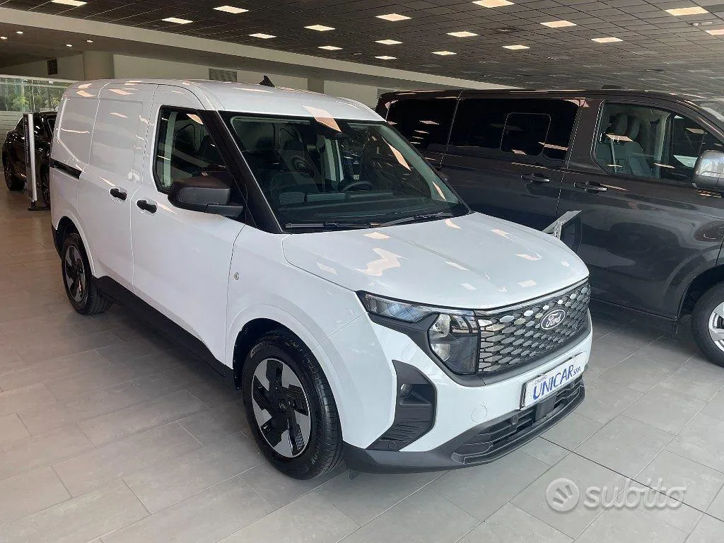 Ford Transit Courier 2024 photo 2