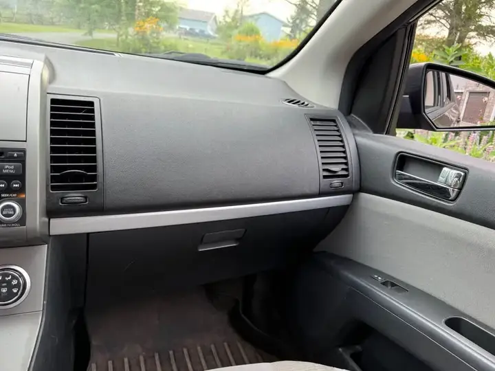 Nissan Sentra 2012 photo 4