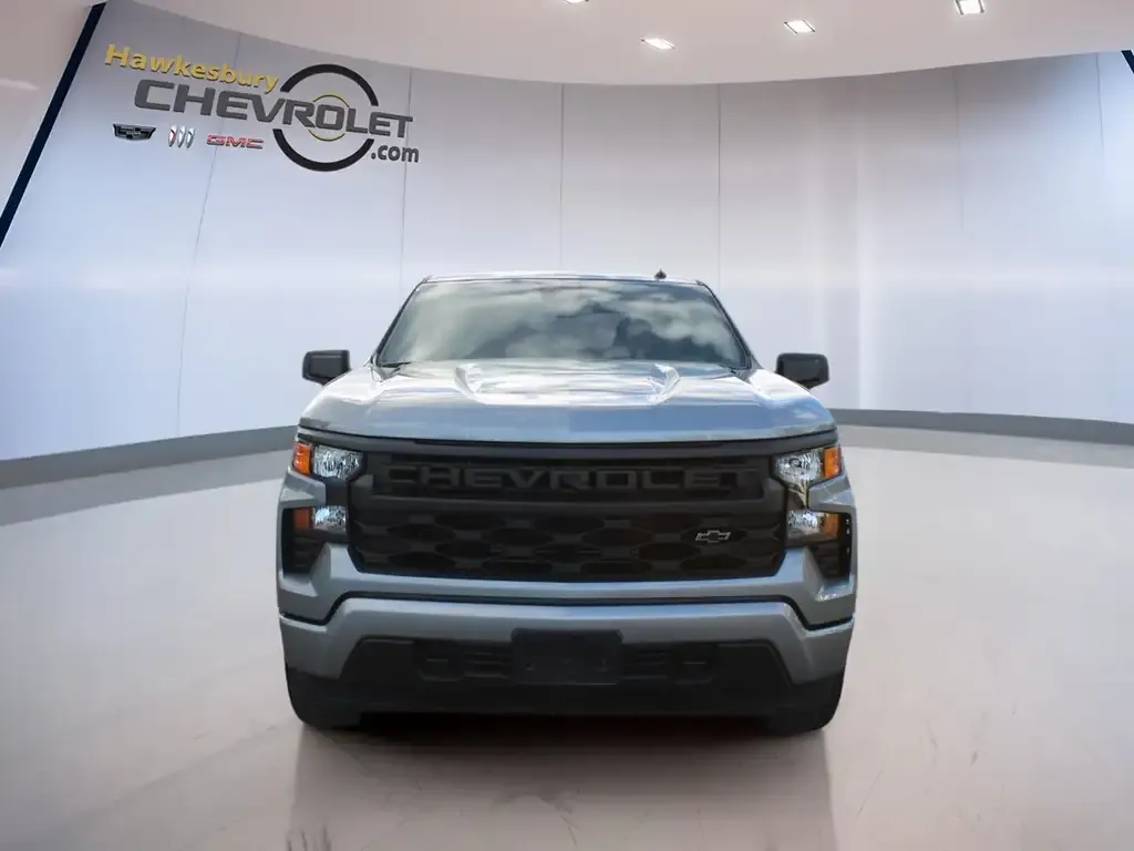 Chevrolet Silverado 1500 2025 photo 2