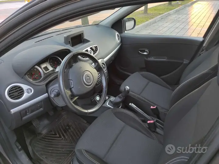 Renault Clio 2012 photo 3