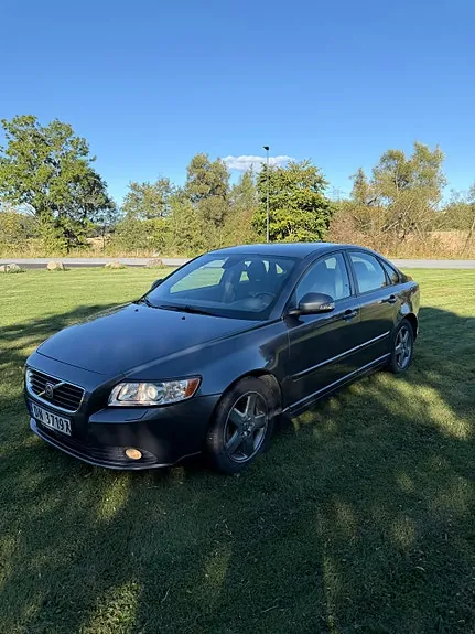 Volvo S40 2010 photo 2