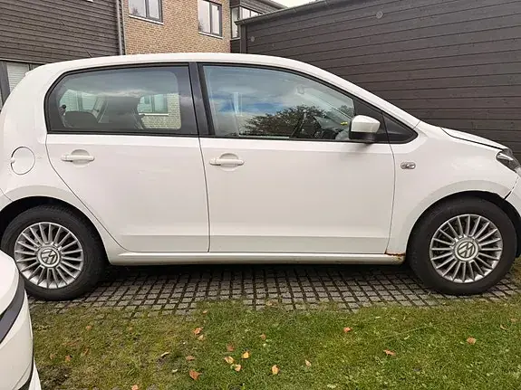 Volkswagen Up 2012 photo 5