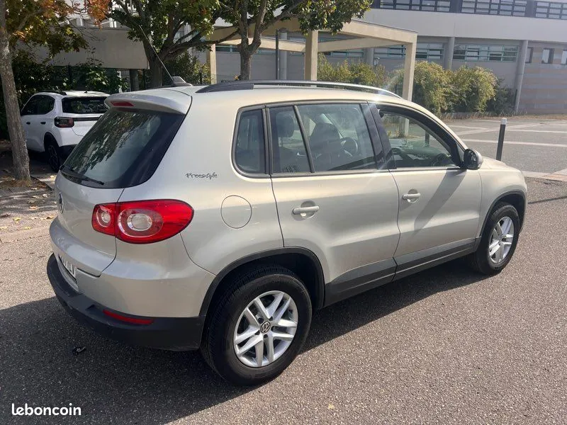 Volkswagen Tiguan 2011 photo 2