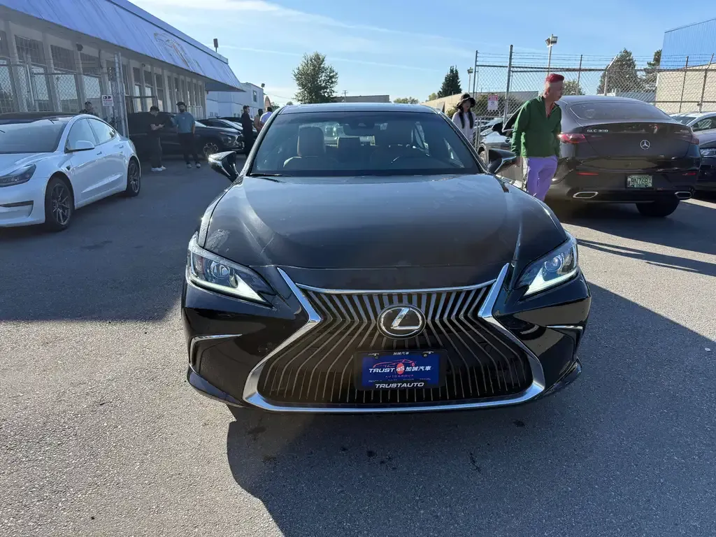 Lexus Es 2019 photo 2