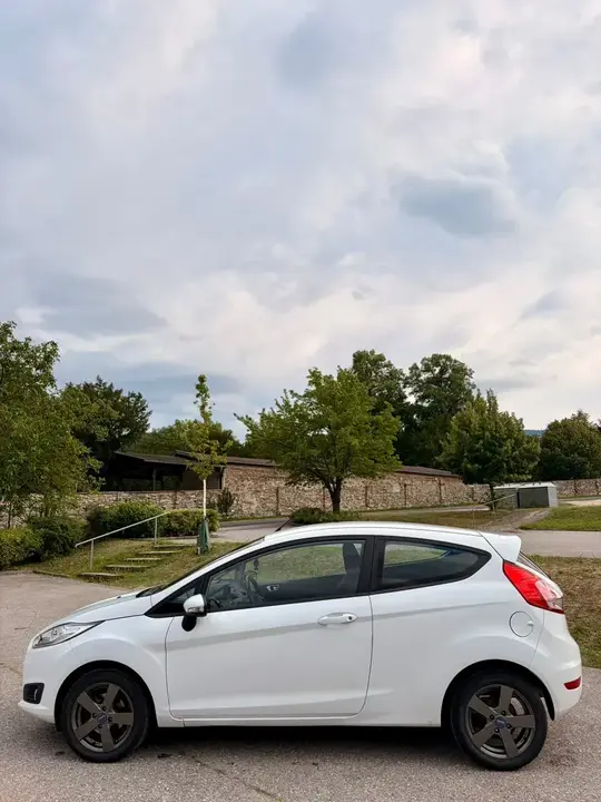 Ford Fiesta 2017 photo 2