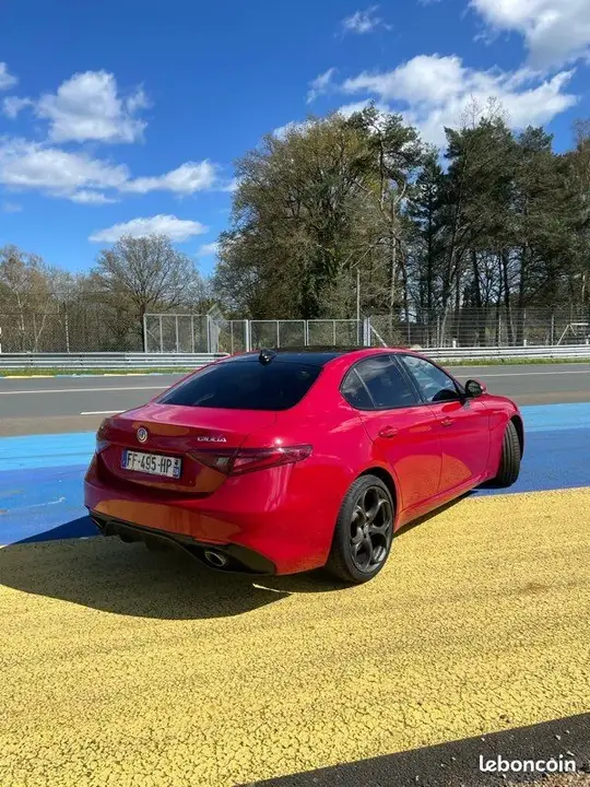 Alfa Romeo Giulia 2019 photo 2