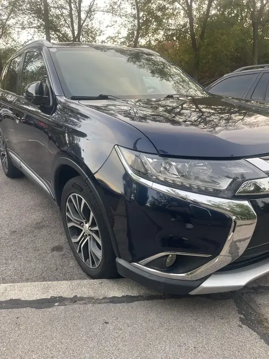 Mitsubishi Outlander 2016 photo 2
