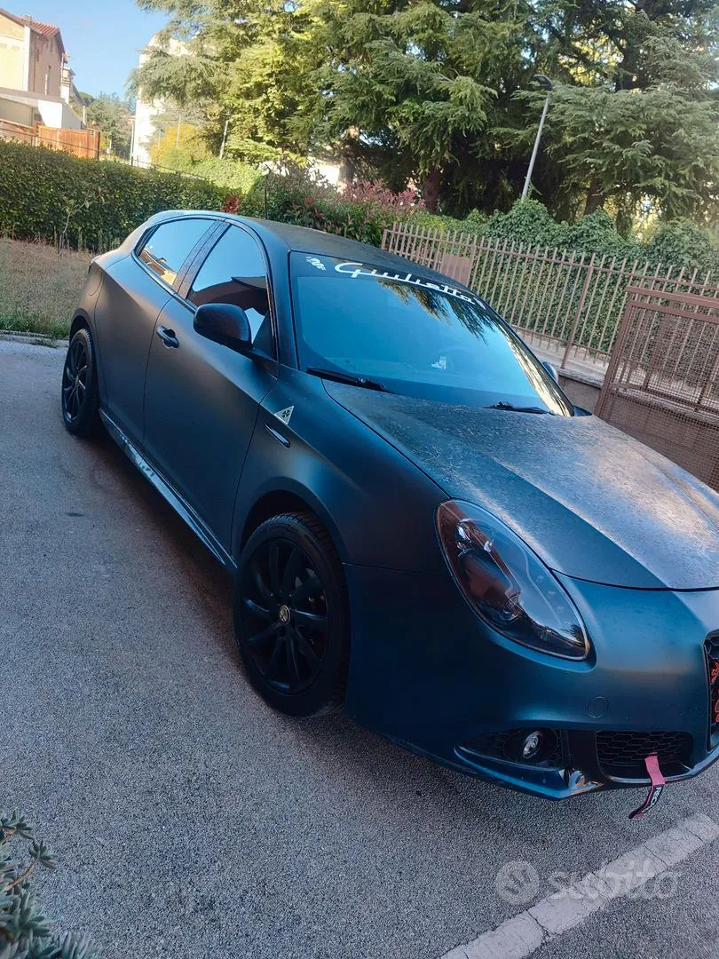 Alfa Romeo Giulietta 2013 photo 2
